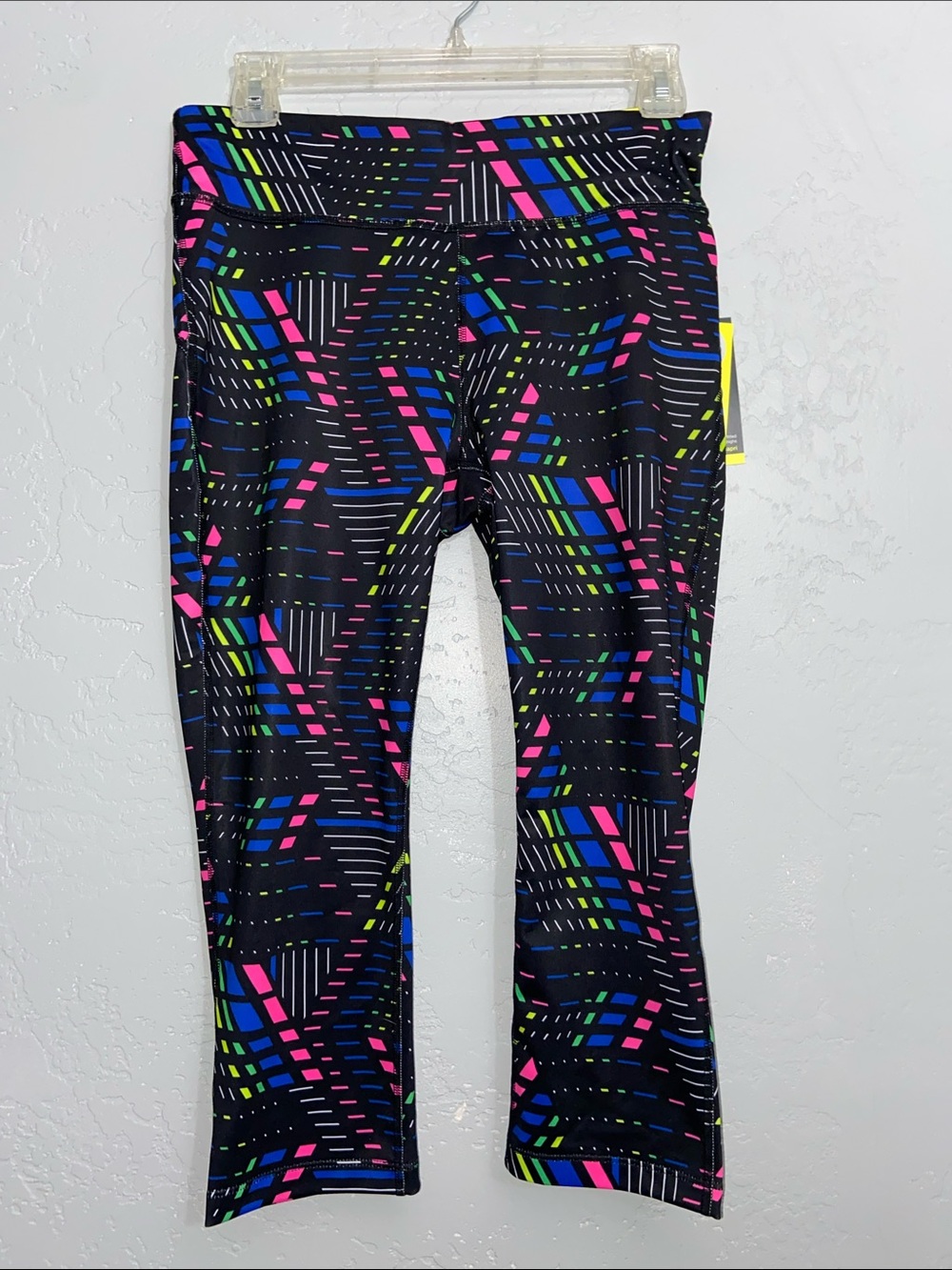 Xersion Sport Stripe Multi Performance Fit Capri Compression Mid-Rise Fitted Med